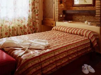 Alcazaba De Hotell 4*